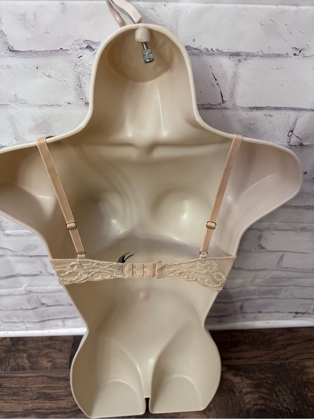 Natori Bra 32C Beige Feathers Plunge T Shirt Mesh Overlay Underwire Sexy - Picture 3 of 8
